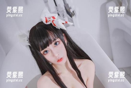 清颜真德秀带来的福利，原图里的瑜伽教会我：下一次去健身房别再次摔倒！