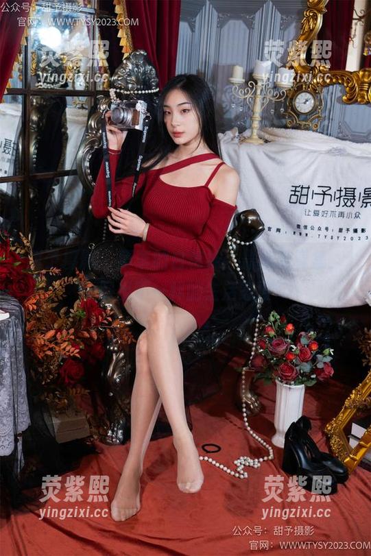 甜予摄影 - 栗栗的白棉袜：最新写真集，踩出不一样的生活态度