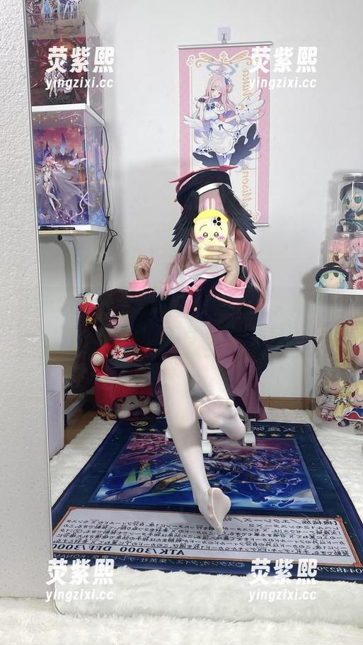 白栎Shirly全套图包：腿看久了，竟然有种‘看到对的方向了’的错觉！