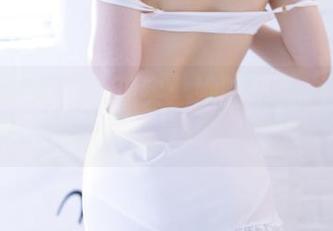 白露Bululuvs现实：她的恋人cos其实也够曼妙。