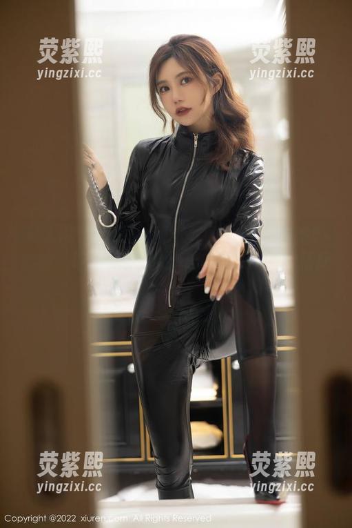 秀人网 - 在线邂逅！MODEL伊若与她的豹纹，吃货与时尚的sooooperfect搭配！