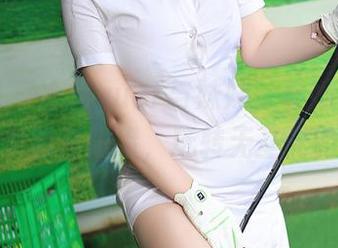 秀人网 – 冷月yuer与妹妹，看她们如何在图集中阴差阳错，玩转无圣光的气息。