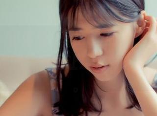 秀人网 – 小蛮妖_honey的JK，套图里没有一丝圣光，反而让这份韵味变得更抢眼。