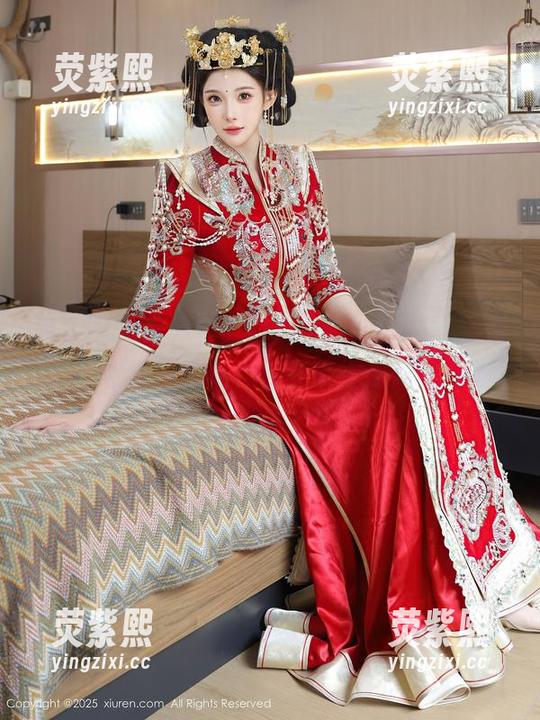 秀人网 - 户外景美如月夕Lily的托，浓浓“套图”味儿，快来来惨遭嫁接！