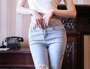 秀人网 – 李丽莎的“圣诞”图包：你准备好接受美丽震撼了吗？