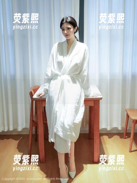 秀人网 - 纯白不止于拥有：在陈小花套图中游走的邊緣