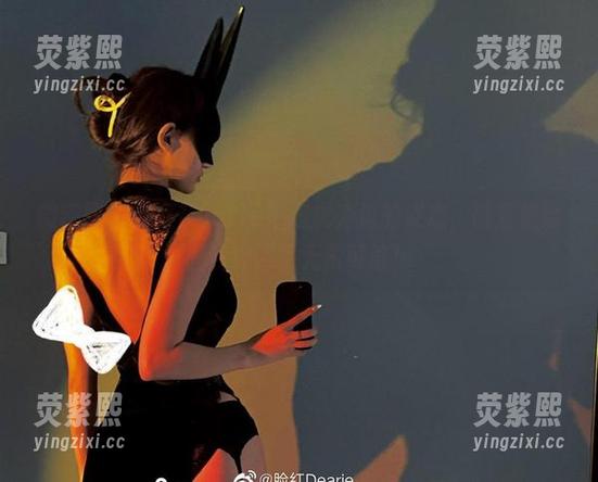 微密圈 - 脸红Dearie在路虎旁边的姿态，简直是给图片增添了无限可能！