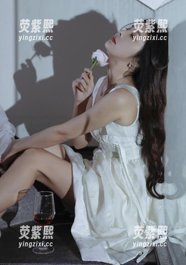 苏嫣嫣阿姨的cos分享：油亮得我都想用手摸一下了！