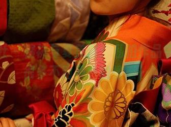 菠萝社 – 棉袜与夏美酱：私拍作品中，有很多不动声色的情感…