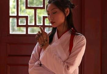 蜜桃社 – 图册速览：木楠Nan女神的写真，真让人想多看几眼。
