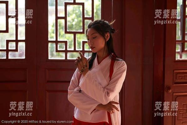 蜜桃社 - 图册速览：木楠Nan女神的写真，真让人想多看几眼。