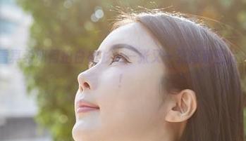 蜜桃社 – 看真希如何拍白衬衫：一张又一张高清图片，我要疯了！