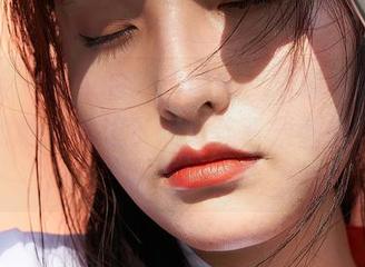 蜜桃社 – 结衣的旅拍美图，难道是特意选最美的地方不成？照片连背景都在争着被关注。