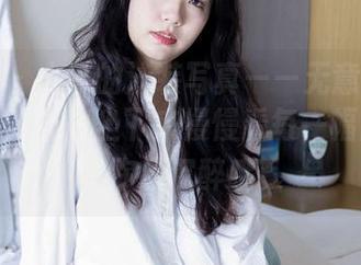 袜啵啵 – 小淳的泳装写真——无意中发现的夏日时光，坐下来慢慢看每一幅图片吧，你会沉醉哦。