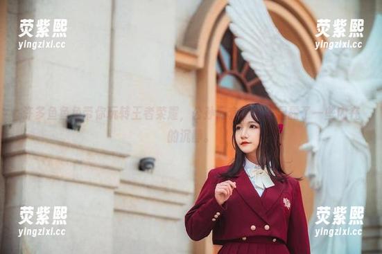 许多鱼鱼鱼带你玩转王者荣耀，公孙离套图偷偷显露了一些内在的沉静。