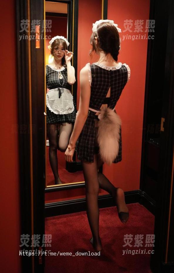 微密圈 - 轩子巨二兔的酒红礼服：一场醉人的写真精选