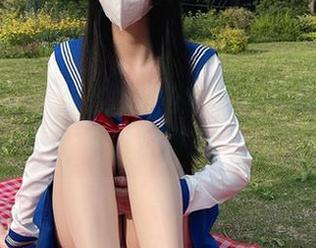 微密圈 – 软妹小九九的全套JK，下载也变得好意思了？