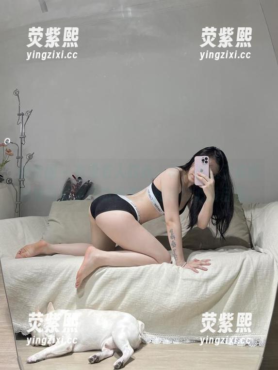 微密圈 - 有没有人跟我一样，沉迷于铁锤姐姐这套免费的春光？纯粹赏心悦目啊。