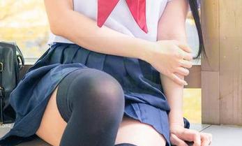 雨波_HaneAme：唐朝妖妃原图，这姿态，真没想到啊…