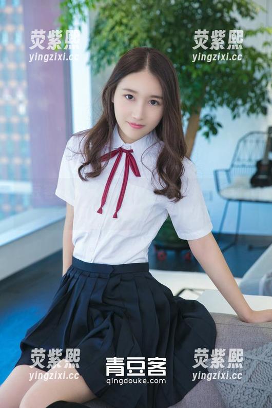 青豆客 - Ann尤美的女王写真集，让你下载后也能自带特效走路带风！