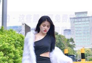 魔镜街拍 – 这些照片可免费获得，看萌宝儿在商业广场的哈哈镜前前后左右摆动的脑洞，太有意思了！
