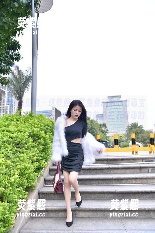 魔镜街拍 - 这些照片可免费获得，看萌宝儿在商业广场的哈哈镜前前后左右摆动的脑洞，太有意思了！